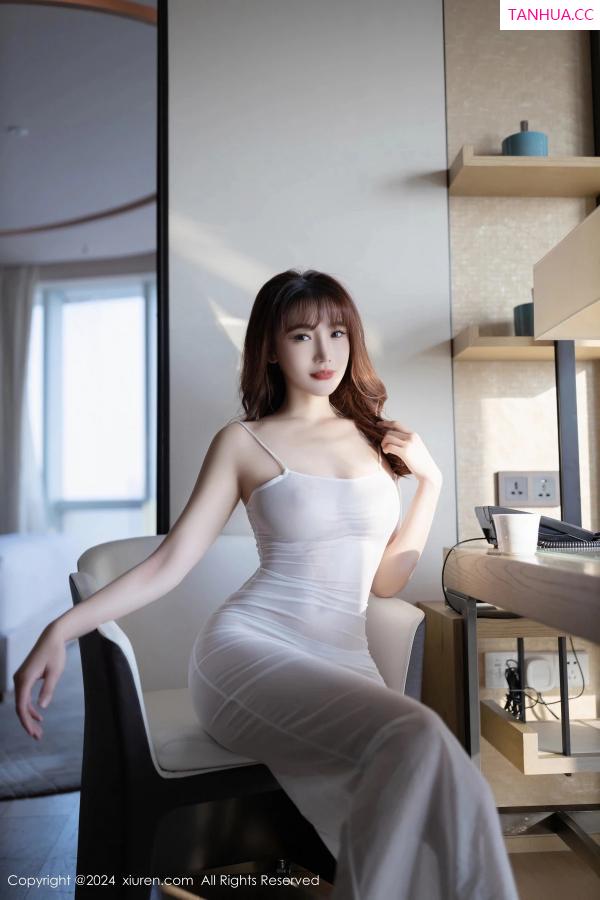 陆萱萱  [XiuRen]高清写真图 2024.02.22 No.8131 陆萱萱 美腿性感第10张图片